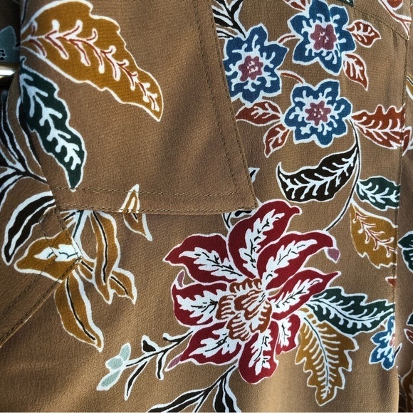 VINTAGE caramel silk button up top earthy floral print padded shoulders 10 - Picture 6 of 10